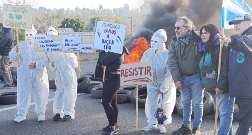 Corte parcial en la Autopista Buenos Aires&ndash;La Plata por protesta de UTEP y CTA en apoyo a Cristina Kirchner