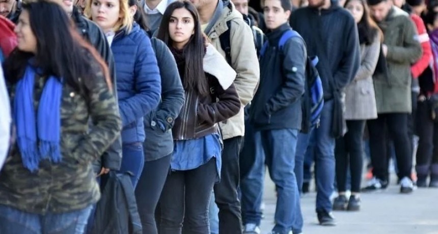 Se perdieron alrededor de 200.000 empleos registrados en la era Javier Milei