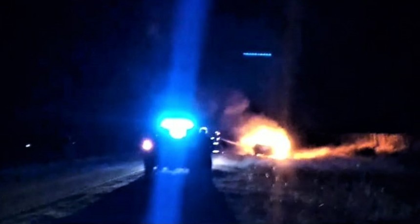 Viajaba desde Pehuenco a Punta Alta y se le incendio el vehiculo