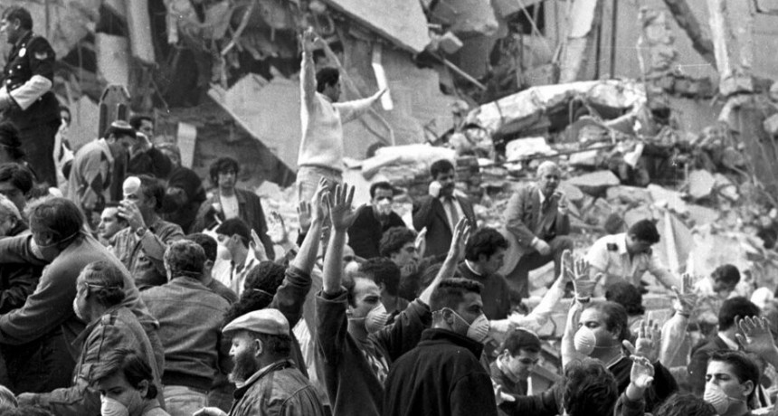 El emotivo editorial de V&iacute;ctor Hugo a 30 a&ntilde;os del atentado a la AMIA