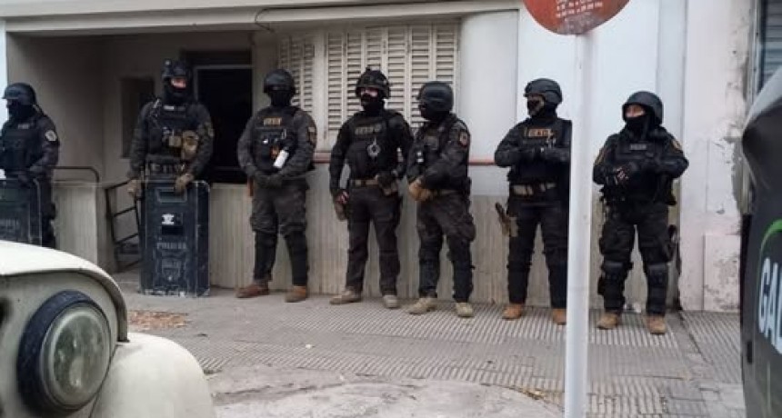 Desalojan y detienen a mujer en la ciudad