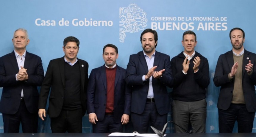 Kicillof entreg&oacute; equipamiento inform&aacute;tico para hospitales provinciales y municipales