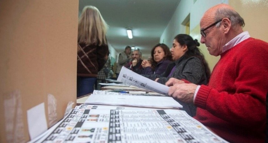 Elecci&oacute;n bonaerense: escenario parejo con leve ventaja para el peronismo