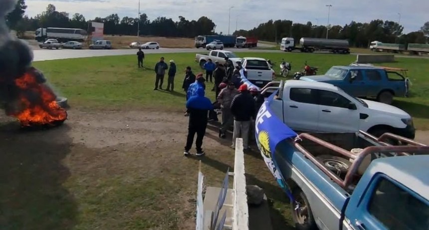TRABAJADORES RURALES LLEVAN ADELANTE UNA PROTESTA NACIONAL QUE INCLUYE A BAH&Iacute;A BLANCA.