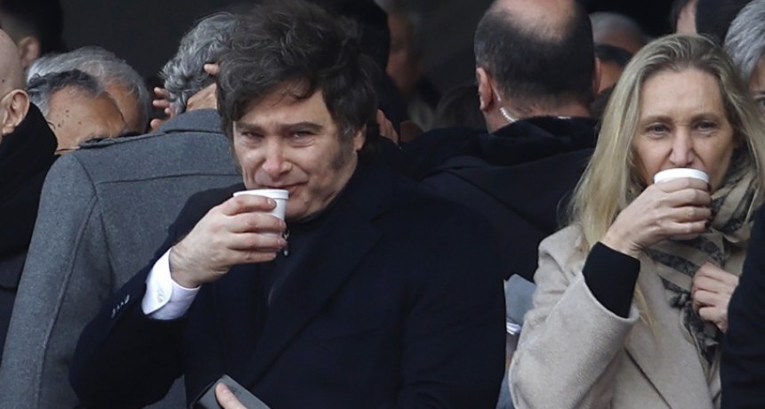 Milei acus&oacute; a los bancos de provocar la corrida y se dispar&oacute; el d&oacute;lar