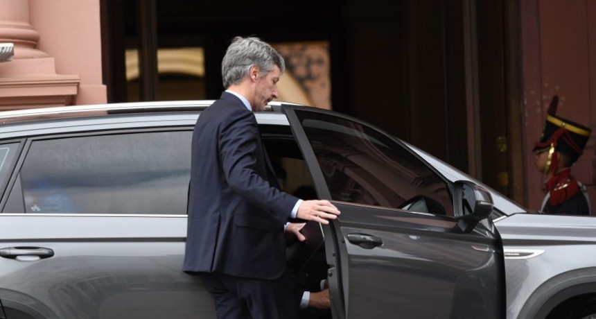 Cumbre urgente en el Central para contener el d&oacute;lar: analizan usar los USD 1.200 millones que gir&oacute; el BID