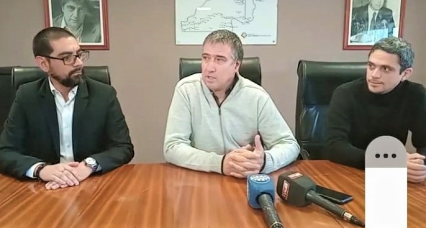 Se oficializo la Firma del contrato de inicio de obra entre el I.P.V y la Empresa Guaido S.A para la construccion de las 154 viv. bio. Luz y fuerza III