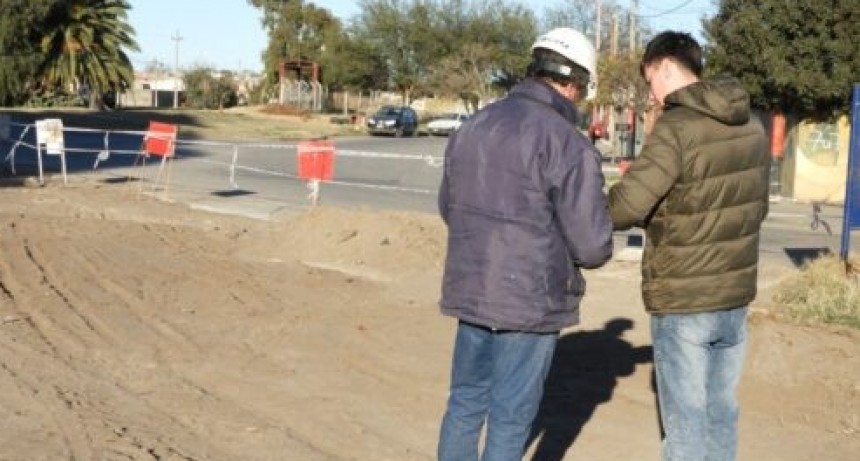  Fondos del Presupuesto de Naci&oacute;n para obra cord&oacute;n cuneta y ordenamiento vehicular en la confluencia de barrios Cooperativa, Villa Mora y Centro 