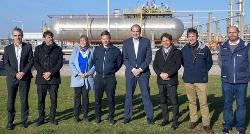 Kicillof se reuni&oacute; con empresarios del sector petroqu&iacute;mico en el puerto de Bah&iacute;a Blanca