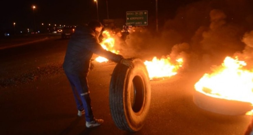 Ultimo Momento!! cortan ruta 3 a la altura de Grumbein