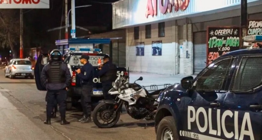 El gobierno denuncia robos organizados y le apunta a Javier Milei por la propalaci&oacute;n del miedo