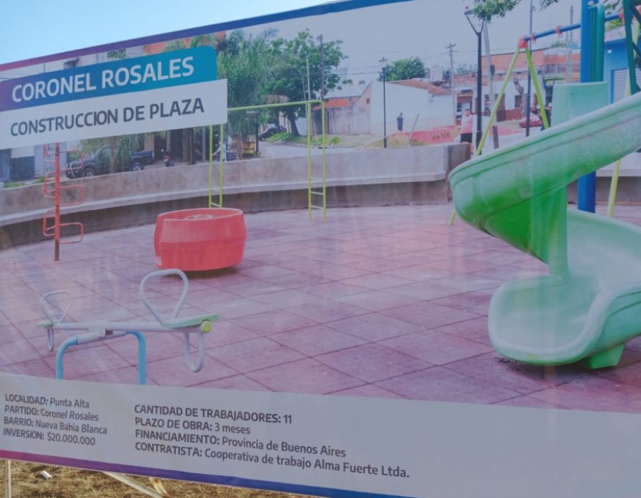 La municipalidad de  Crl. Rosales junto ala OPISU (Organismo Provincial de Integraci&oacute;n Social y Urbana)realizan el plantado de arboles en Plaza Infancia.