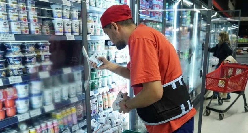 Por la suba del d&oacute;lar, empresas remarcan precios con subas de entre 3% y 9%