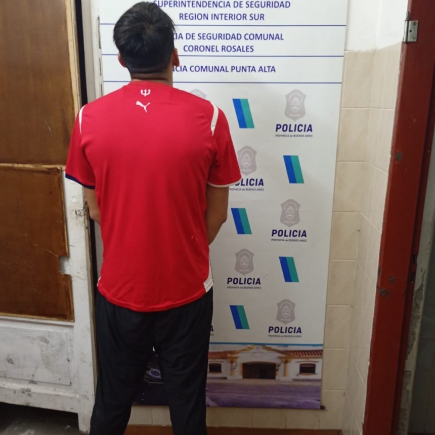 Aprehendido por agredir a su pareja y amenazarla frente a la polic&iacute;a