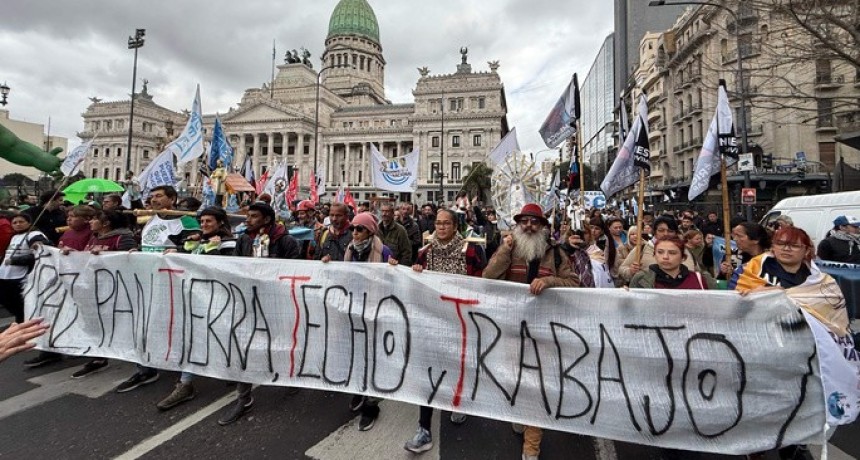 "Tenemos la obligaci&oacute;n de ponerle freno al gobierno"