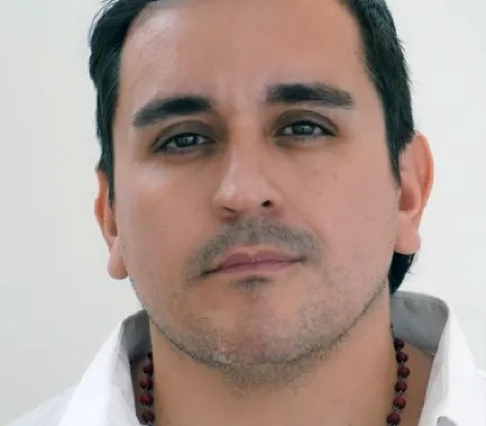 Escalada de violencia contra periodistas: Concejal libertario fue con matones a la radio a apretar a un periodista 