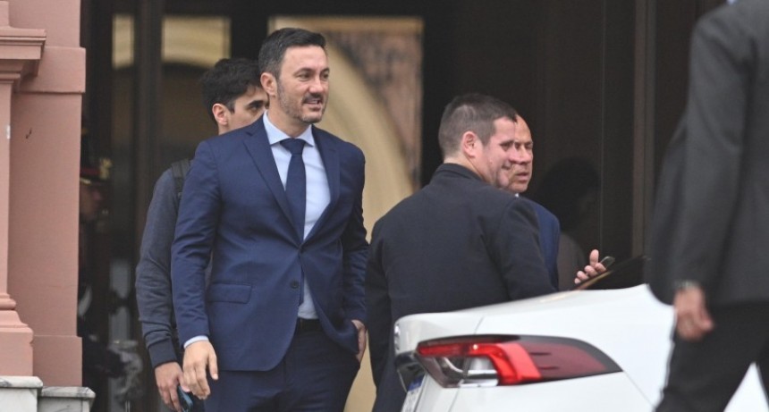 Petri mete mano en los fondos de las Fuerzas Armadas para resolver el d&eacute;ficit de la obra social