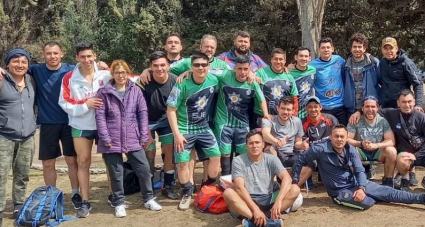 Torneo Senior de Futbol: Dos punteros en la zona A y uno en la B y mas de 10 equipos que pelean por el campeonato