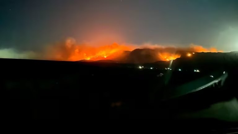 Incendios y drama en C&oacute;rdoba: hay nuevos focos activos, m&aacute;s de 50 evacuados y un detenido