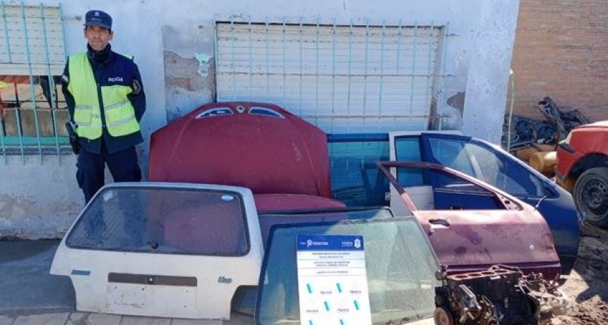 Polic&iacute;a clausuro desarmadero en el bio. Nueva Bah&iacute;a Blanca