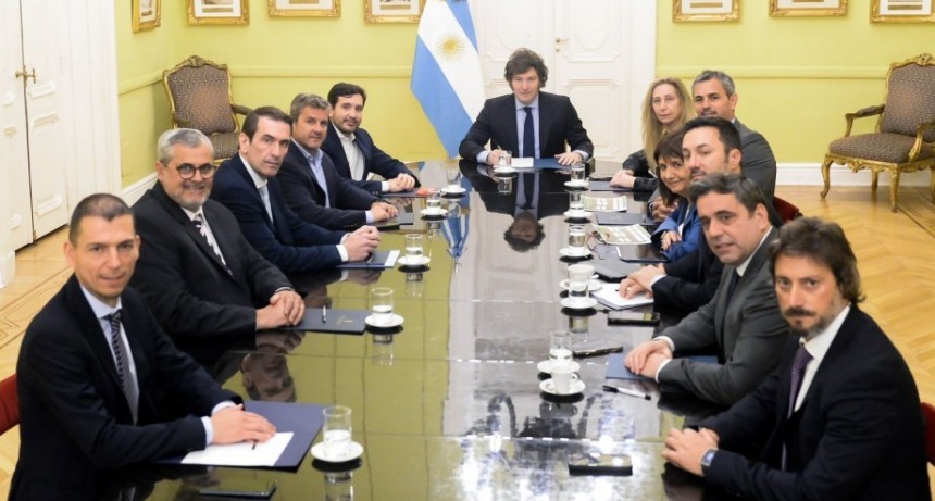 Milei sum&oacute; a cinco radicales para el veto a jubilados y la UCR qued&oacute; al borde de la ruptura