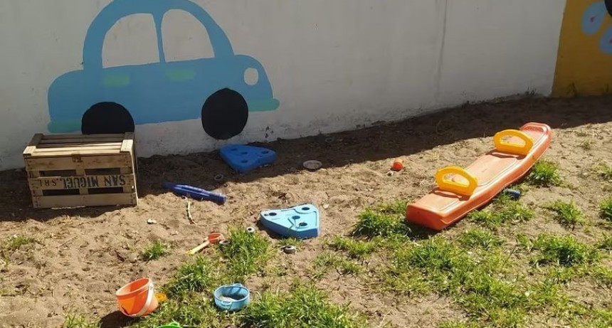 Sobre la Vandalizaci&oacute;n de los juegos infantiles en el Jard&iacute;n 905 