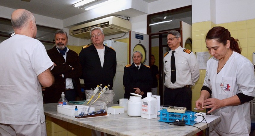 El presidente de IOSFA visit&oacute; el Hospital Naval Puerto Belgrano