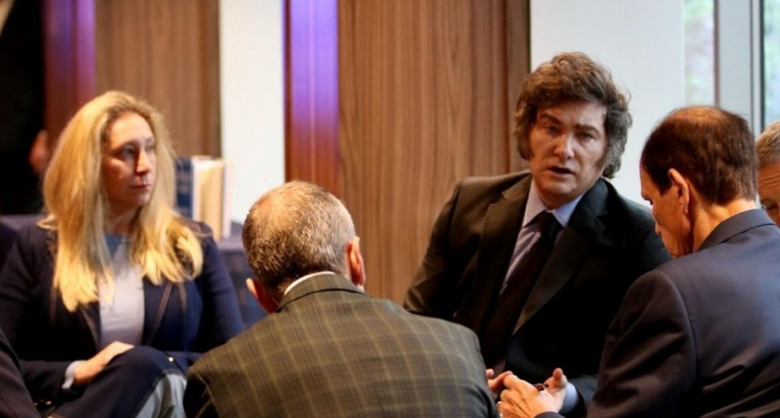 Como en las &eacute;pocas de radio Colonia, por el cepo del gobierno los audios de Karina saldr&aacute;n en Uruguay