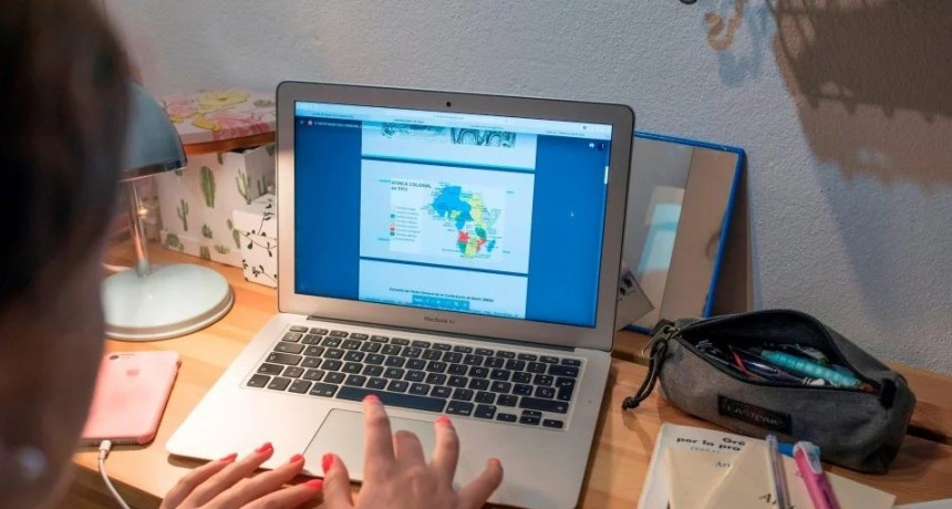 La Lucha entre la Virtualidad y el Territorio: Reflexiones sobre el Impacto Pol&iacute;tico de las Redes Sociales"