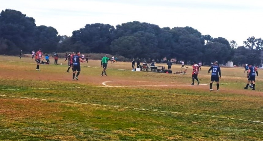 Inicio de la segunda rueda del torneo de la superliga Senior de futbol veteranos
