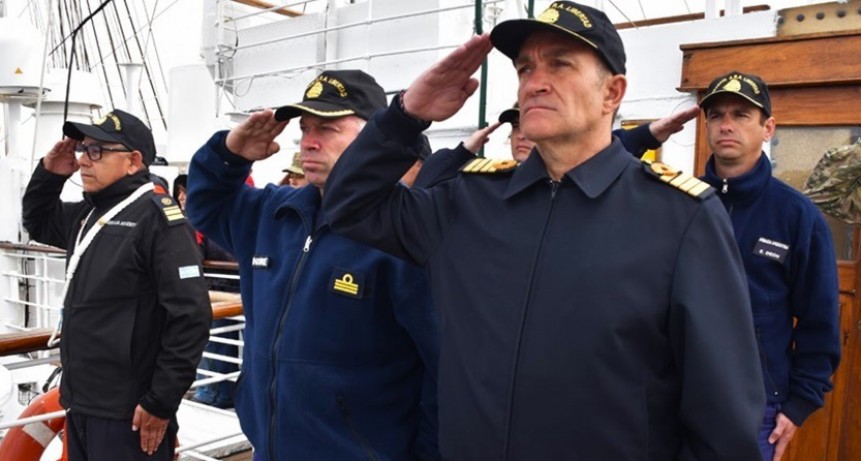 La fragata ARA &ldquo;Libertad&rdquo; rindi&oacute; homenaje a los 44 tripulantes del submarino ARA &ldquo;San Juan&rdquo;