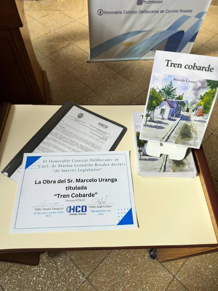 Reconocimiento Legislativo a Escritor Puntaltense