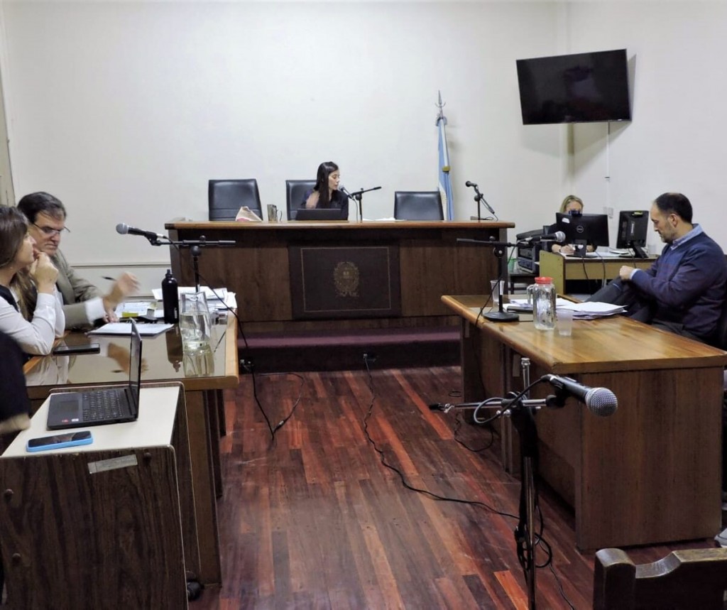 Condenan a un empleado del Hospital Naval de Puerto Belgrano a 20 años de prisión por drogar y violar mujeres 30 octubre, 2025