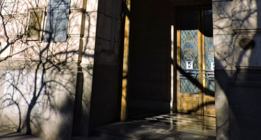 Condenan a dos hermanos por abusar de dos menores de edad en Punta Alta