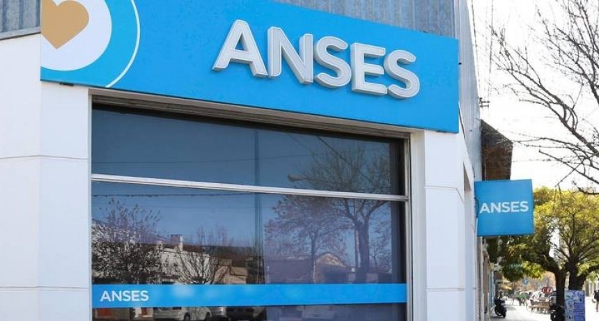 Fechas de cobro ANSES: qui&eacute;nes cobran jubilaciones, pensiones y AUH hoy