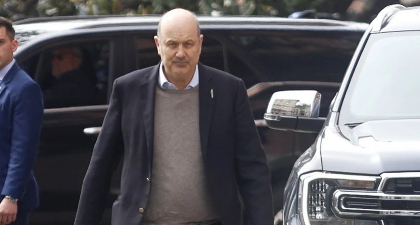 Santiago jefe de Gabinete, Sturzenegger Econom&iacute;a, Francos canciller, Santilli Interior y Ritondo por Menem: falta el ok de Karina