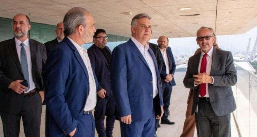 Llaryora se desmarca fuerte de Schiaretti y manda al peronismo de su ciudad a votar a Massa