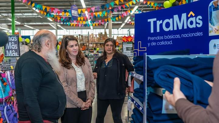 Productos textiles de la producci&oacute;n de la econom&iacute;a popular llegan a las gondolas