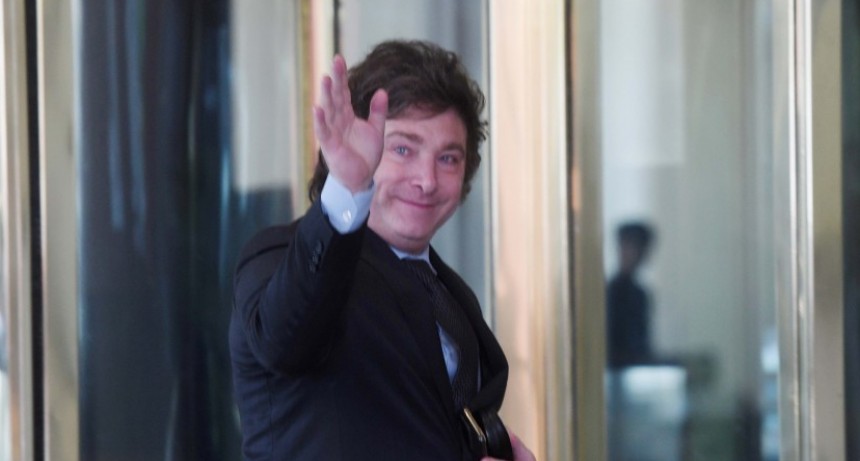 Milei dijo que la eliminaci&oacute;n del Central es "innegociable" y sigue sin confirmar los ministros que filtr&oacute; Macri