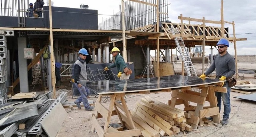 La UOCRA denunci&oacute; 500 despidos y 10.000 suspensiones en Vaca Muerta