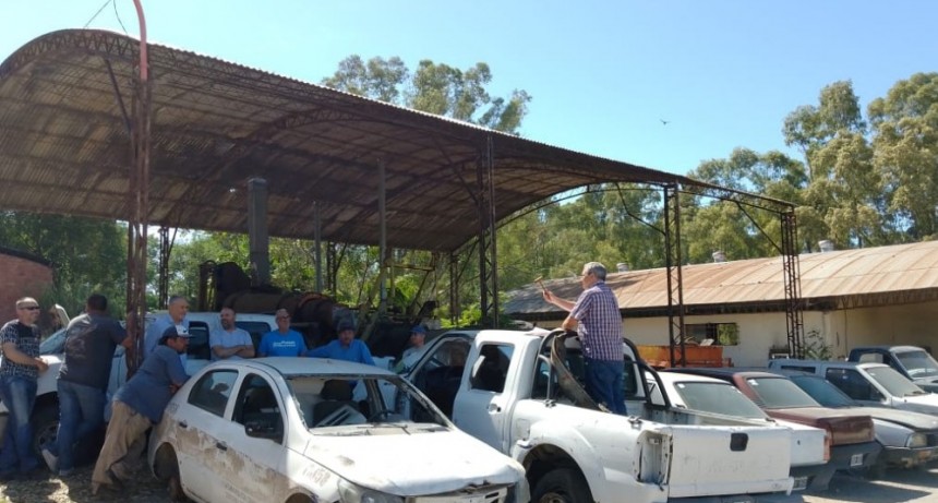 El Municipio remat&oacute; 22 lotes de veh&iacute;culos y material en desuso del Corral&oacute;n de 12 de mayo 