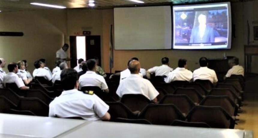 Intercambio de capacitaciones entre la Armada y Municipalidad