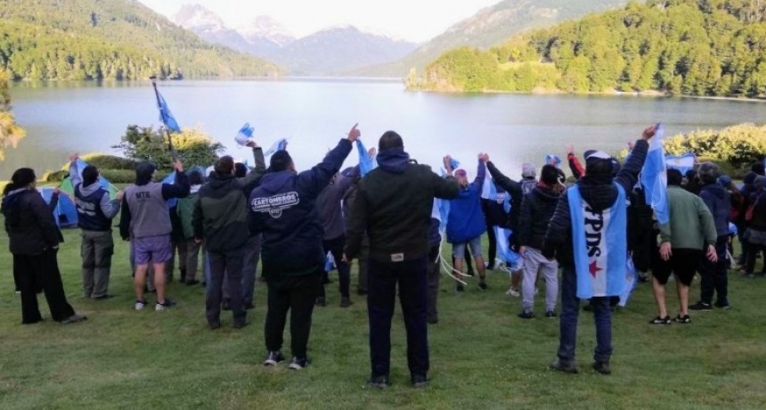 Juan Grabois levant&oacute; el acampe en Lago Escondido: "Estamos muy orgullosos"