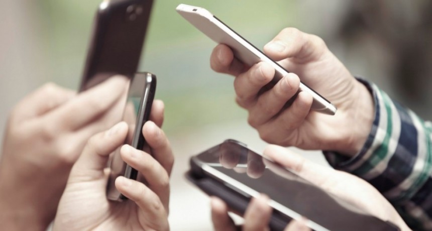 La telefon&iacute;a celular arranca el 2023 con nuevos aumentos de tarifas