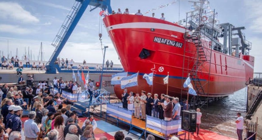 Un nuevo buque botado en el Puerto de Mar del Plata