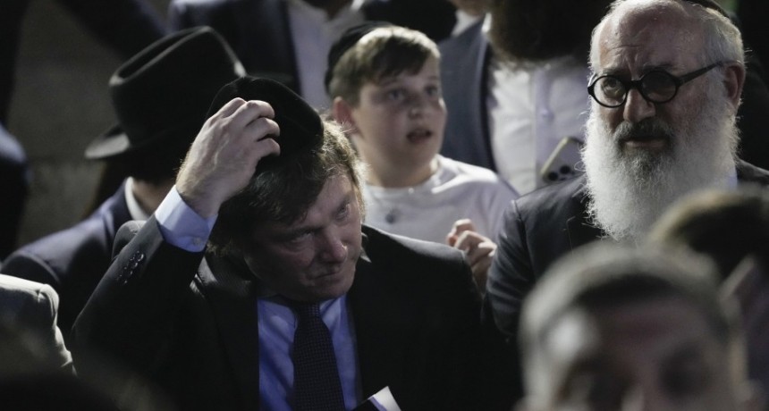 Caputo ahora analiza un impuestazo: suba de ganancias y retenciones del 15% a las exportaciones