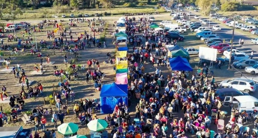 Cierre de a&ntilde;o con feria y m&uacute;sica en Arroyo Pareja junto a Puerto Rosales