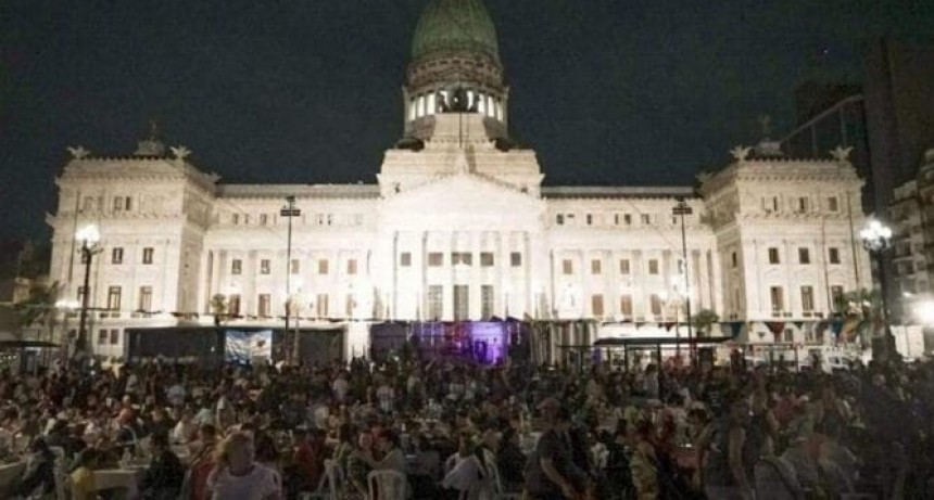 NINGUNA FAMILIA SIN NAVIDAD O LA ESENCIA ARGENTINA�