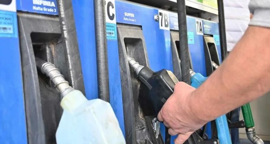 Comenz&oacute; diciembre y subieron los combustibles: cu&aacute;les son los nuevos precios
