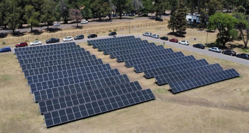 Se inaugur&oacute; un parque solar fotovoltaico en la Escuela de Suboficiales de la Armada